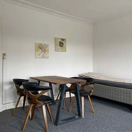 - '2' Second Floor - Close To Center - Free Private Parking *
