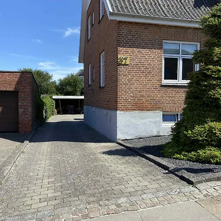 - '2' Second Floor - Close To Center - Free Private Parking Lägenhet Ålborg